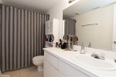 Condo in Coral Springs, Florida, 2 bedrooms  № 2194513 - photo 8
