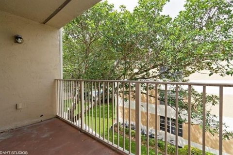 Condo in Coral Springs, Florida, 2 bedrooms  № 2194513 - photo 3