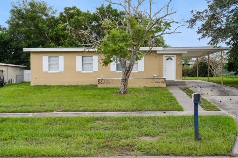 House in Deltona, Florida 2 bedrooms, 107.49 sq.m. № 2376605