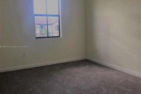 Снять в аренду таунхаус в Хайалиа, Флорида 3 спальни, 152.73м2, № 2021510 - фото 7