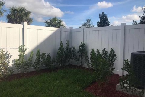 Снять в аренду таунхаус в Хайалиа, Флорида 3 спальни, 152.73м2, № 2021510 - фото 11