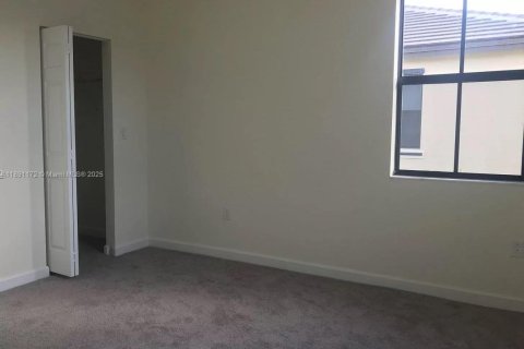 Снять в аренду таунхаус в Хайалиа, Флорида 3 спальни, 152.73м2, № 2021510 - фото 6