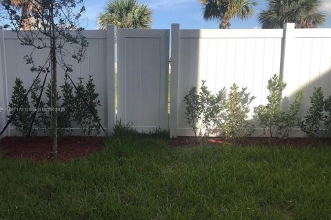 Снять в аренду таунхаус в Хайалиа, Флорида 3 спальни, 152.73м2, № 2021510 - фото 12