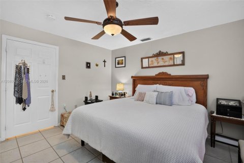 House in Miami, Florida 3 bedrooms, 131.92 sq.m. № 2336626 - photo 28