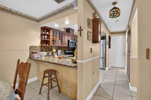 House in Miami, Florida 3 bedrooms, 131.92 sq.m. № 2336626 - photo 19