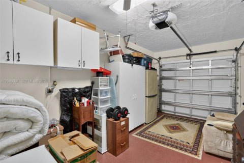House in Miami, Florida 3 bedrooms, 131.92 sq.m. № 2336626 - photo 25