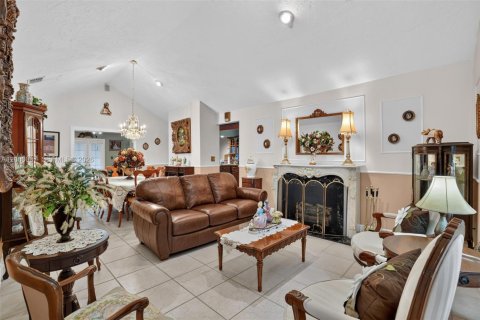 House in Miami, Florida 3 bedrooms, 131.92 sq.m. № 2336626 - photo 6