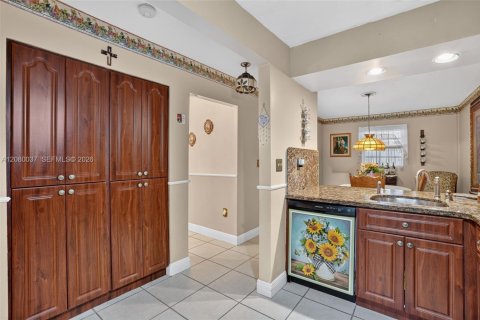House in Miami, Florida 3 bedrooms, 131.92 sq.m. № 2336626 - photo 21