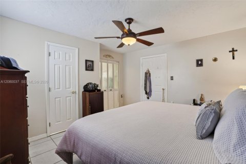 House in Miami, Florida 3 bedrooms, 131.92 sq.m. № 2336626 - photo 29