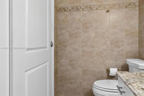 Condo in Hallandale Beach, Florida, 1 bedroom  № 2026111 - photo 24