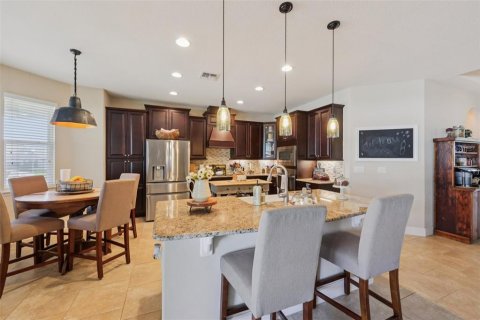 Casa en venta en Apopka, Florida, 4 dormitorios, 256.87 m2 № 2200342 - foto 2