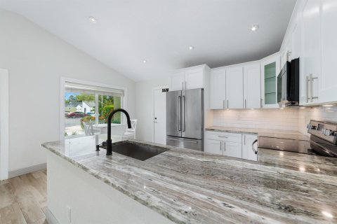 Villa ou maison à vendre à Boynton Beach, Floride: 3 chambres, 107.3 m2 № 2250007 - photo 2