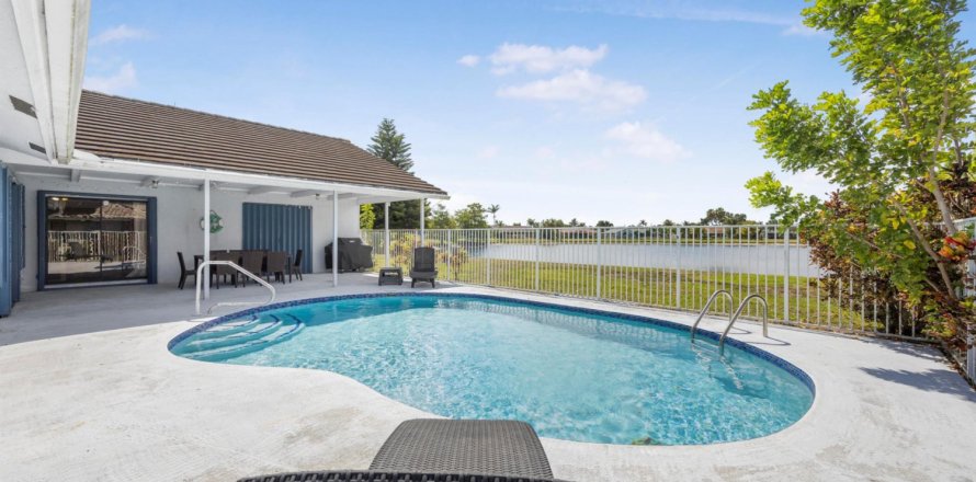 Casa en Lake Worth, Florida 3 dormitorios, 172.71 m2 № 1221171