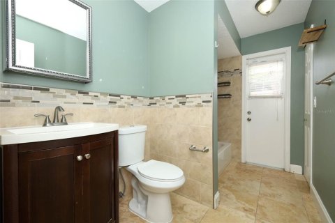 House in Windermere, Florida 3 bedrooms, 168.99 sq.m. № 2109715 - photo 21