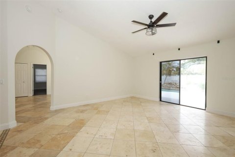 House in Windermere, Florida 3 bedrooms, 168.99 sq.m. № 2109715 - photo 13