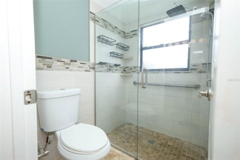 House in Windermere, Florida 3 bedrooms, 168.99 sq.m. № 2109715 - photo 11