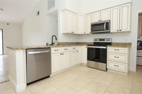 House in Windermere, Florida 3 bedrooms, 168.99 sq.m. № 2109715 - photo 16