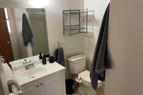 Снять в аренду квартиру в Хоб-Саунд, Флорида 6 комнат, 107.4м2, № 2175721 - фото 10