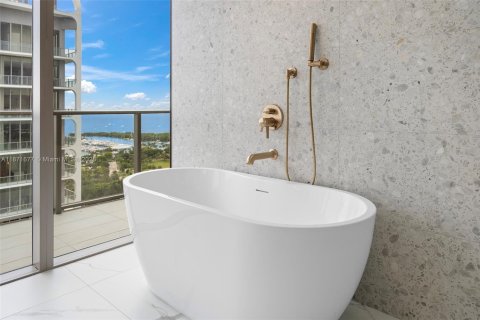 Copropriété à vendre à Miami, Floride: 3 chambres, 191.19 m2 № 1924200 - photo 24