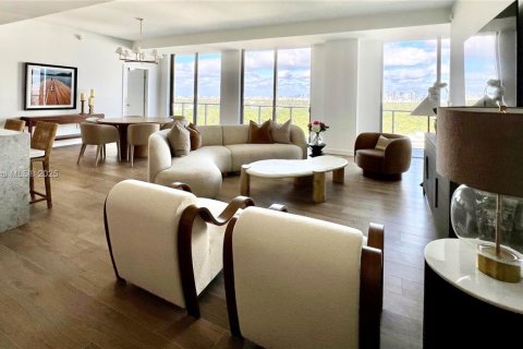 Copropriété à vendre à Miami, Floride: 3 chambres, 191.19 m2 № 1924200 - photo 1