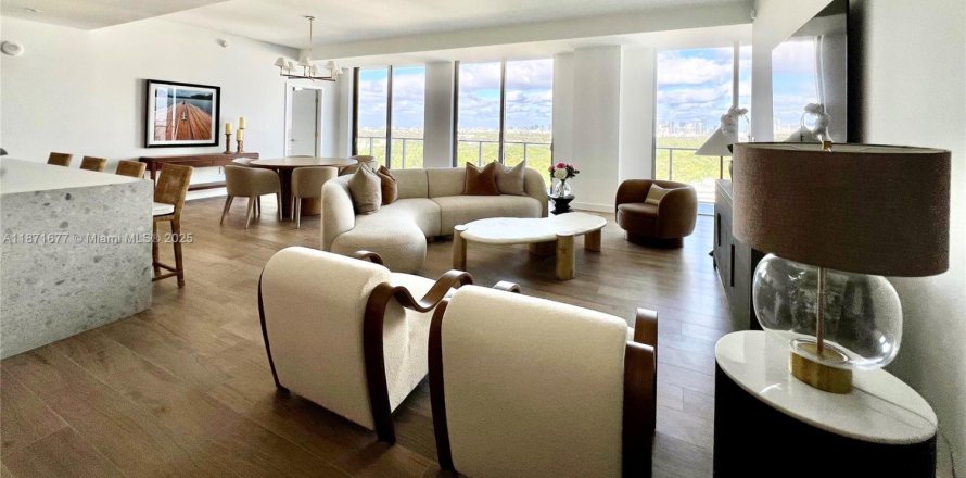 Condo à Miami, Floride, 3 chambres  № 1924200