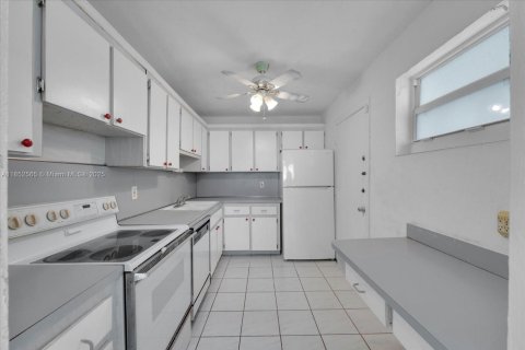 Condo in Miami Beach, Florida, 1 bedroom  № 1871825 - photo 6