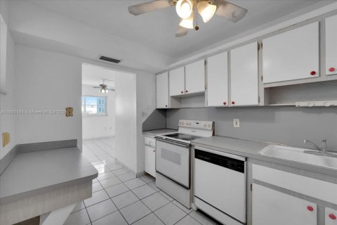 Condo in Miami Beach, Florida, 1 bedroom  № 1871825 - photo 7