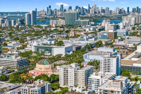 Condo in Miami Beach, Florida, 1 bedroom  № 1871825 - photo 18