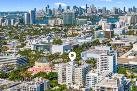 Condo in Miami Beach, Florida, 1 bedroom  № 1871825 - photo 19
