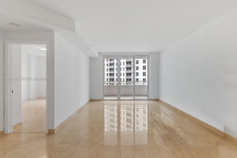Condo in Miami, Florida, 1 bedroom  № 2005061 - photo 12
