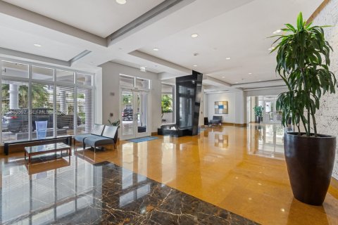 Condo in Miami, Florida, 1 bedroom  № 2005061 - photo 16