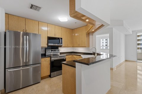 Condo in Miami, Florida, 1 bedroom  № 2005061 - photo 10