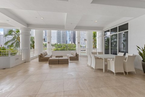 Condo in Miami, Florida, 1 bedroom  № 2005061 - photo 24