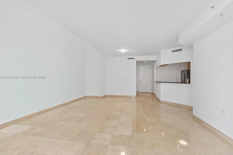 Condo in Miami, Florida, 1 bedroom  № 2005061 - photo 7