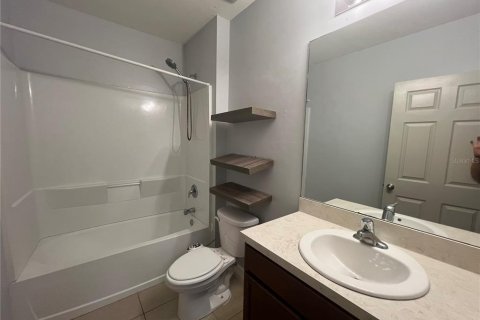 Villa ou maison à louer à North Port, Floride: 4 chambres, 168.34 m2 № 2109252 - photo 5