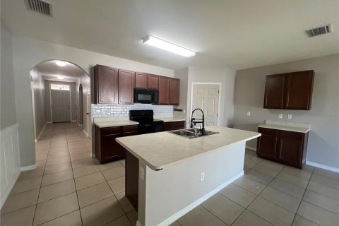 Villa ou maison à louer à North Port, Floride: 4 chambres, 168.34 m2 № 2109252 - photo 11