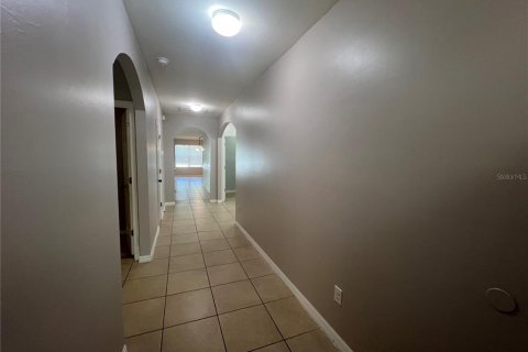 Villa ou maison à louer à North Port, Floride: 4 chambres, 168.34 m2 № 2109252 - photo 2