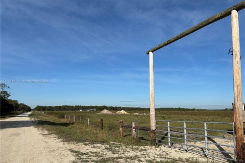 Commercial property in Clewiston, Florida № 1985413 - photo 1