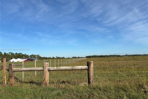 Commercial property in Clewiston, Florida № 1985413 - photo 15