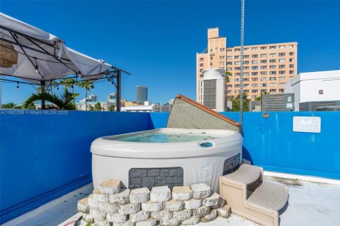 Снять в аренду кондоминиум в Майами, Флорида 2 спальни, 77.85м2, № 1945338 - фото 15