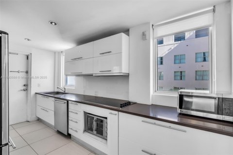 Снять в аренду кондоминиум в Майами, Флорида 2 спальни, 77.85м2, № 1945338 - фото 11