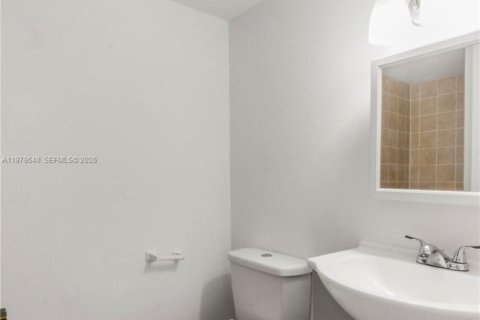 Купить кондоминиум в Майами, Флорида 2 спальни, 72.65м2, № 2046124 - фото 14