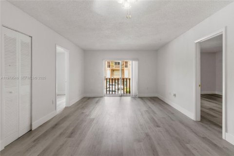 Купить кондоминиум в Майами, Флорида 2 спальни, 72.65м2, № 2046124 - фото 4