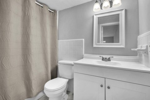 Condo in Lighthouse Point, Florida, 1 bedroom  № 2250319 - photo 18