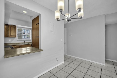 Condo in Lighthouse Point, Florida, 1 bedroom  № 2250319 - photo 10