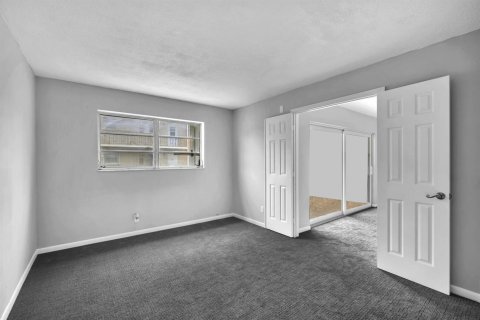 Condo in Lighthouse Point, Florida, 1 bedroom  № 2250319 - photo 16
