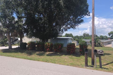 House in Punta Gorda, Florida 2 bedrooms, 71.35 sq.m. № 2202905