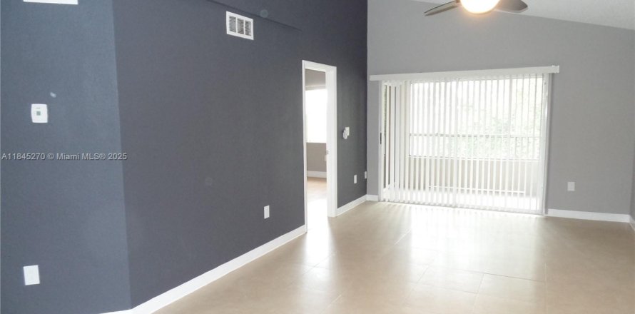 Condominio en Oakland Park, Florida, 1 dormitorio № 1840979