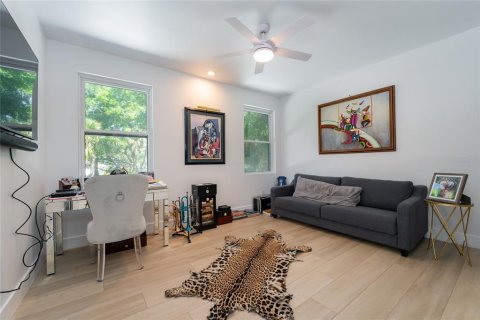 House in Windermere, Florida 5 bedrooms, 380.34 sq.m. № 1123247 - photo 28