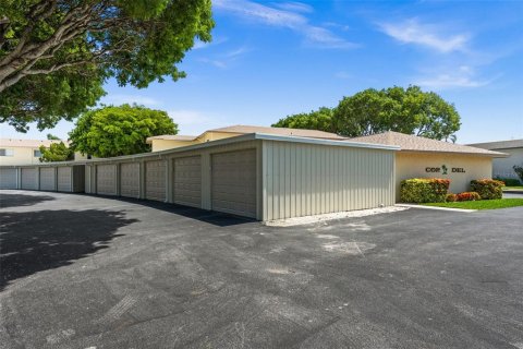 Condo in Cape Coral, Florida, 3 bedrooms  № 2396189 - photo 4